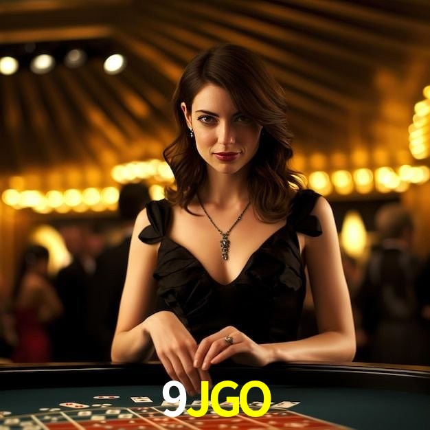 Escena dinámica inspirada en casino con iluminación 9JGO, cartas, fichas e íconos de juegos digitales en un espacio moderno de juegos.